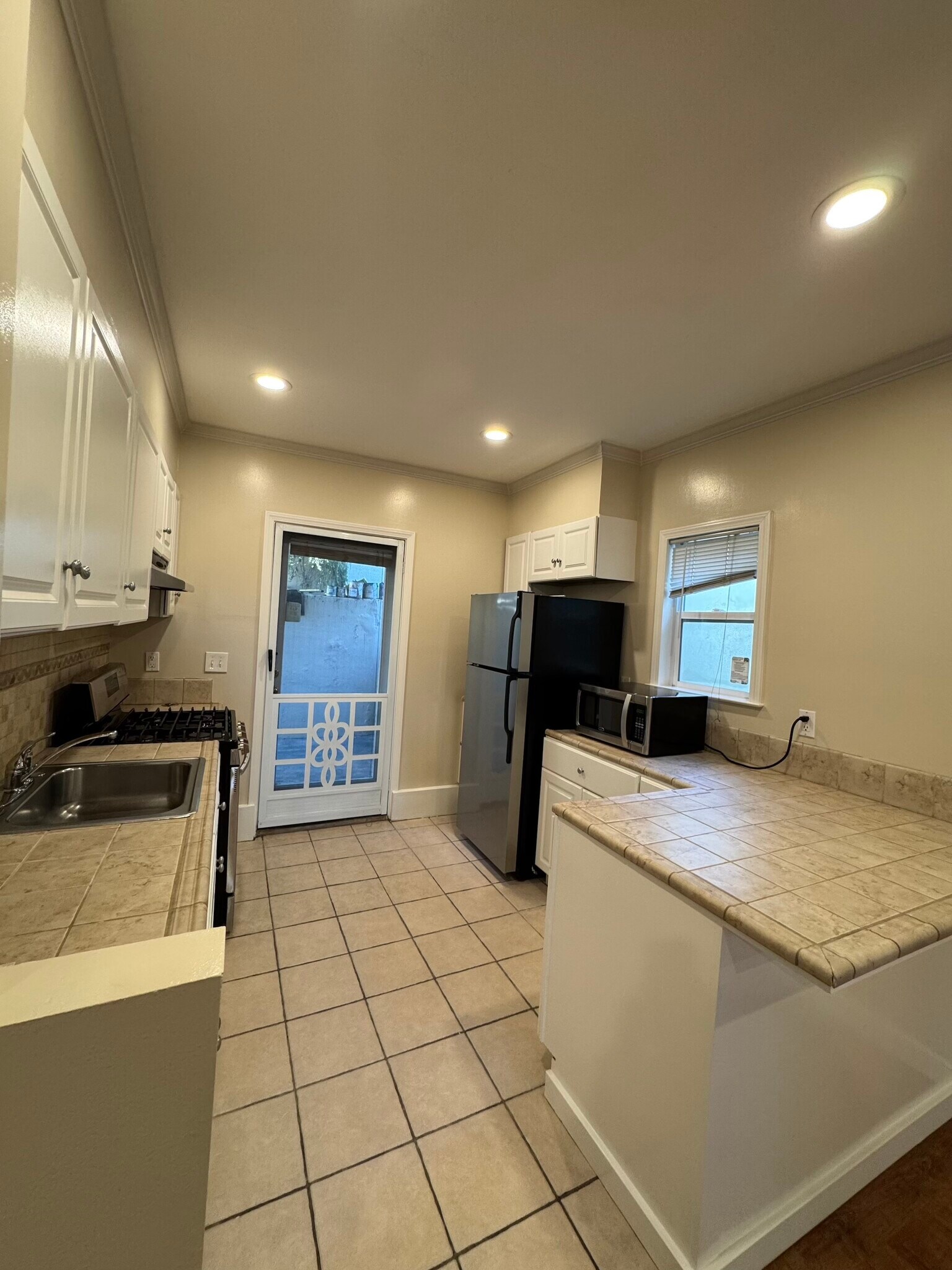 Building Photo - 2606 Harrison St