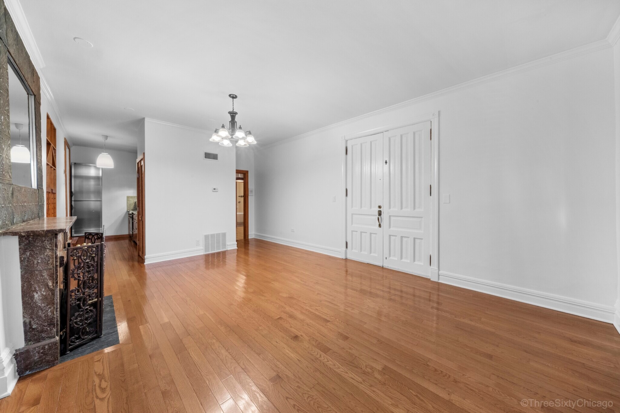 Building Photo - 1526 N La Salle Dr