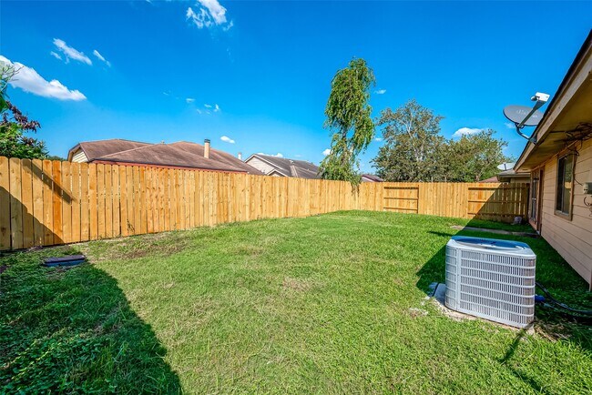 Building Photo - 1490 Hunters Park Dr