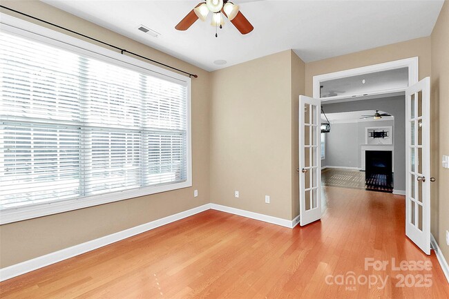 Building Photo - 9607 Royal Colony Dr