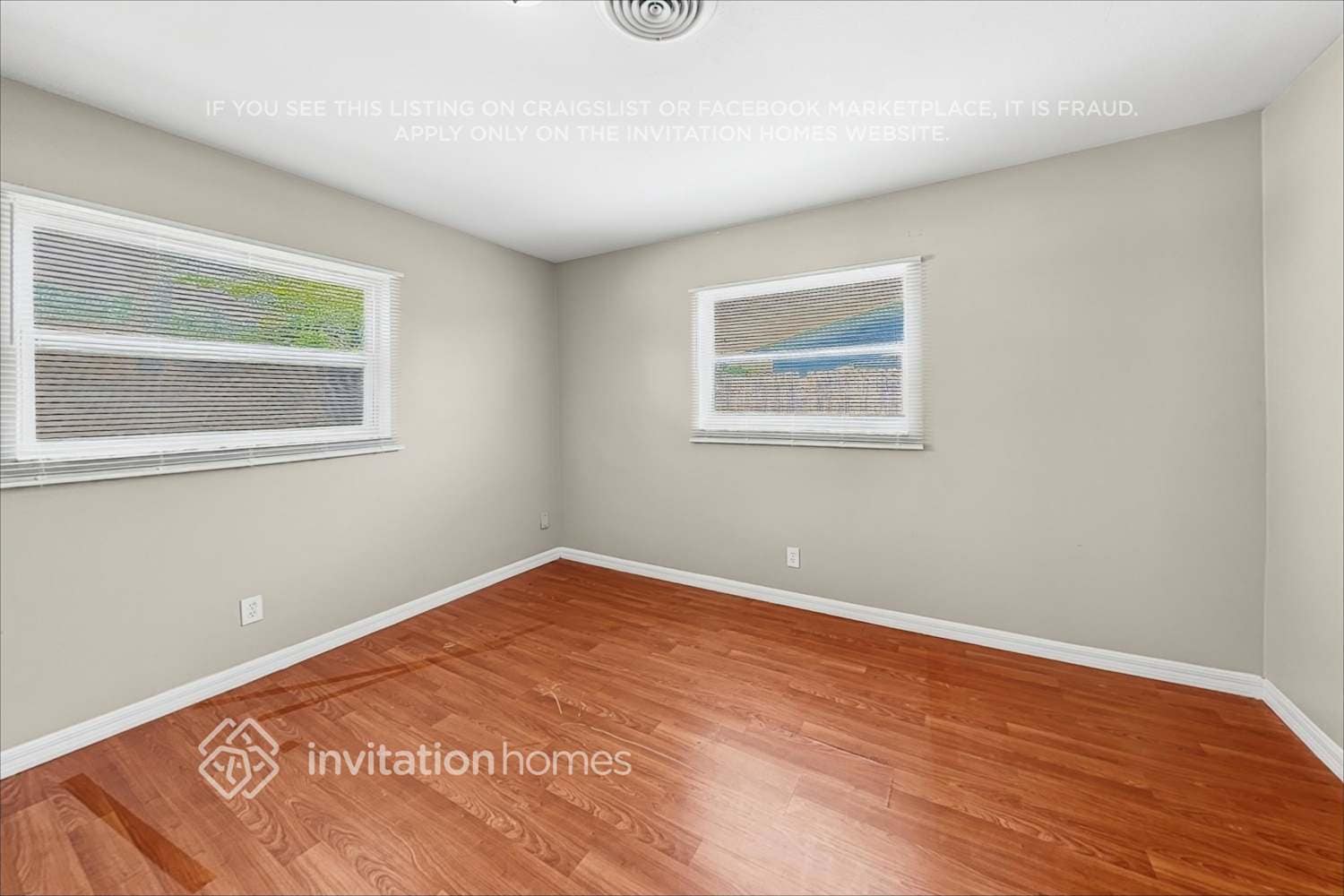 Building Photo - 458 NE 38th St