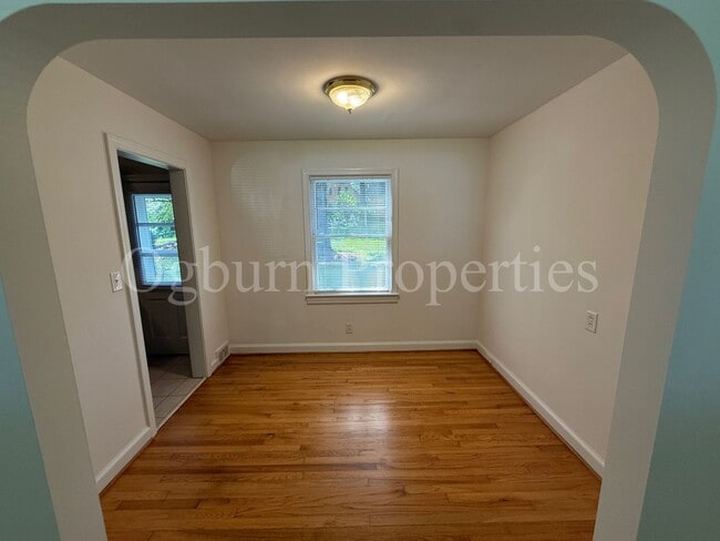 Building Photo - 144 Lawndale Dr