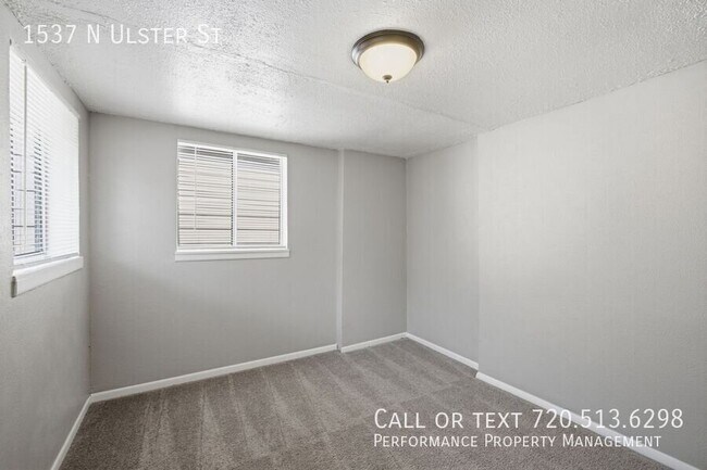 Building Photo - 1537 Ulster St