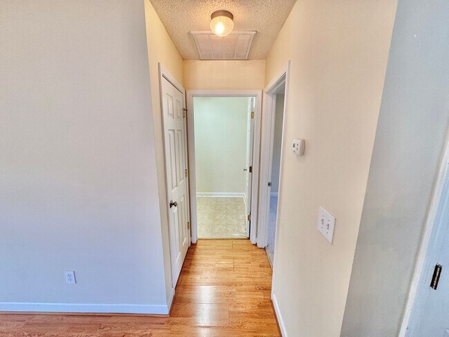 Building Photo - 935 Barracuda Ave