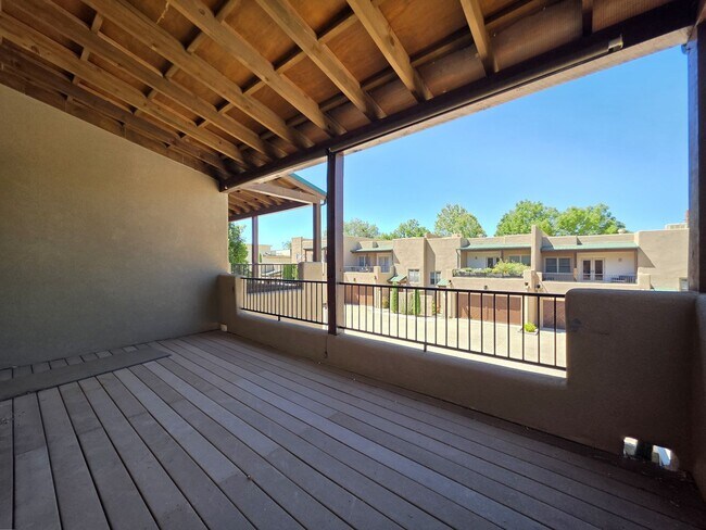 Building Photo - 300 Camino De Los Marquez