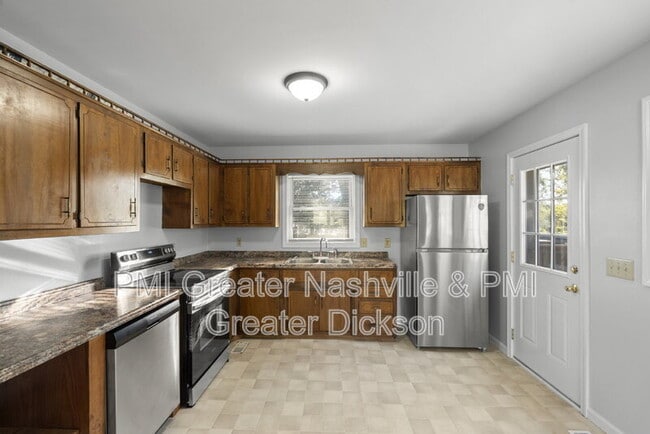 Building Photo - 8119 Vaughn Cir