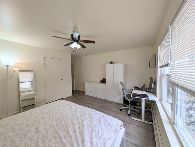 Building Photo - 125 Riverview Ct