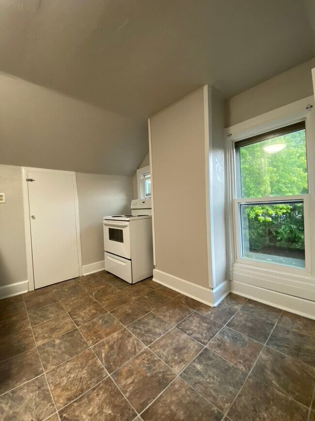 Building Photo - 1229 School Ave