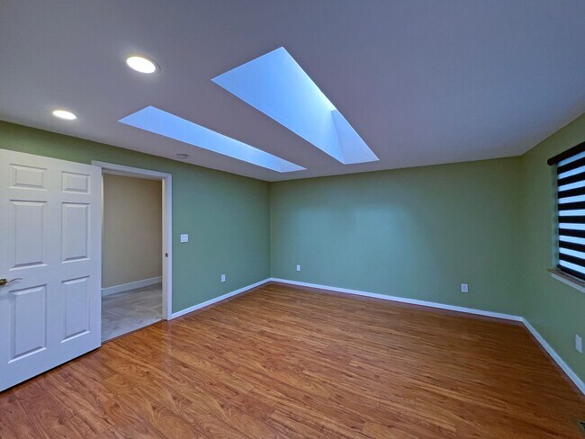 Building Photo - Gorgeous 3 Bedroom 2 Bath Home in Desirable Fairwood, Renton