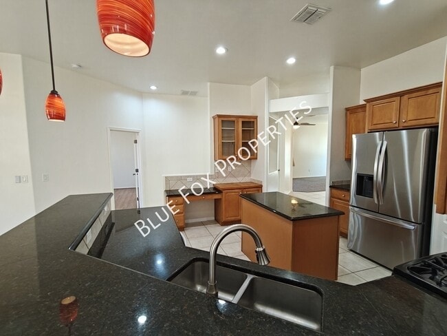 Building Photo - 7063 W Autumn Dew Ct