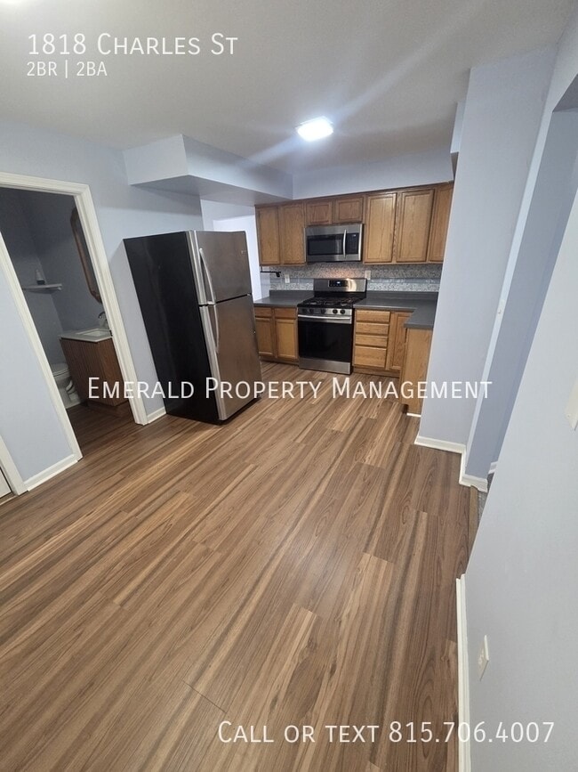 Building Photo - 1818 Charles St