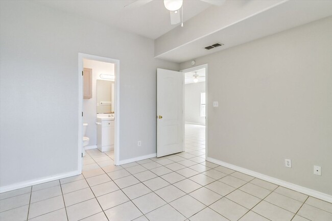 Building Photo - 13986 Fortuna Bay Dr
