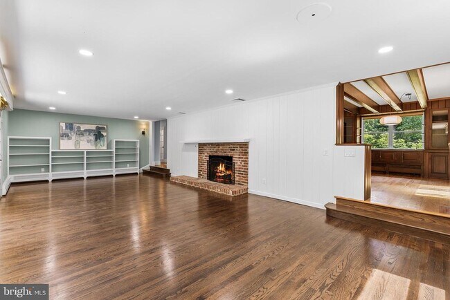 Building Photo - 749 Bair Rd