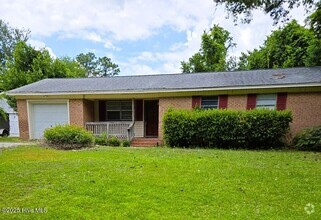 Building Photo - 1305 Avon Ct