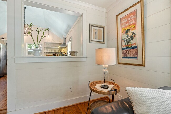 Building Photo - Fully Furnished Cottage in Pittsboro