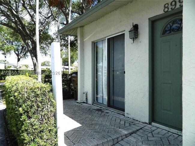Building Photo - 899 Crystal Lake Dr
