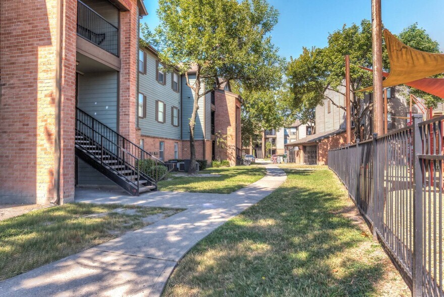 Building Photo - Sutter Ranch