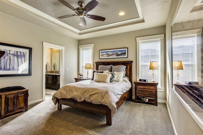 Building Photo - Beautiful 3 bed, 2 bath home in SpurWing Greens Subdivision!