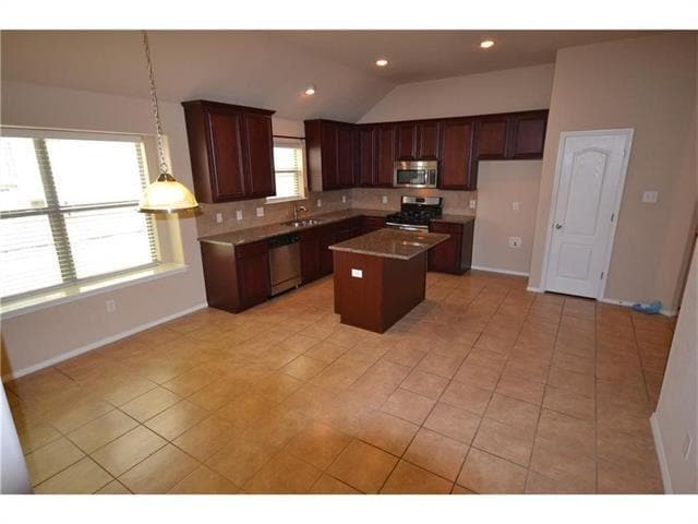 Building Photo - 9009 Weller Ln
