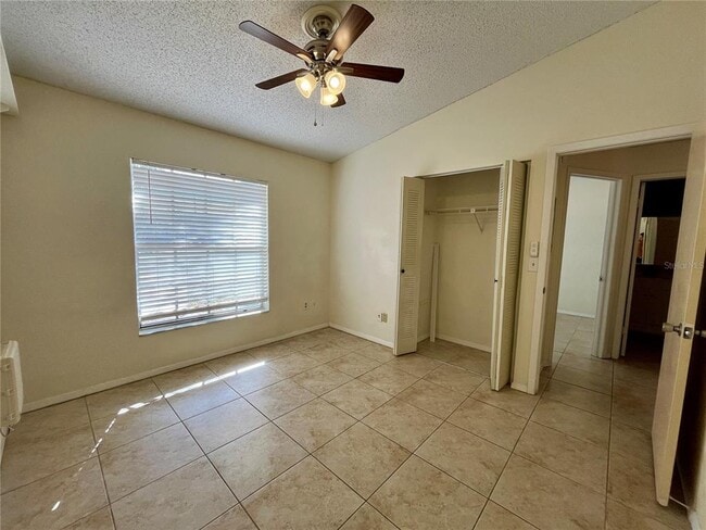 Building Photo - 945 Burlwood St