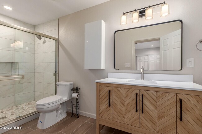 Building Photo - 1628 E Del Rio Dr