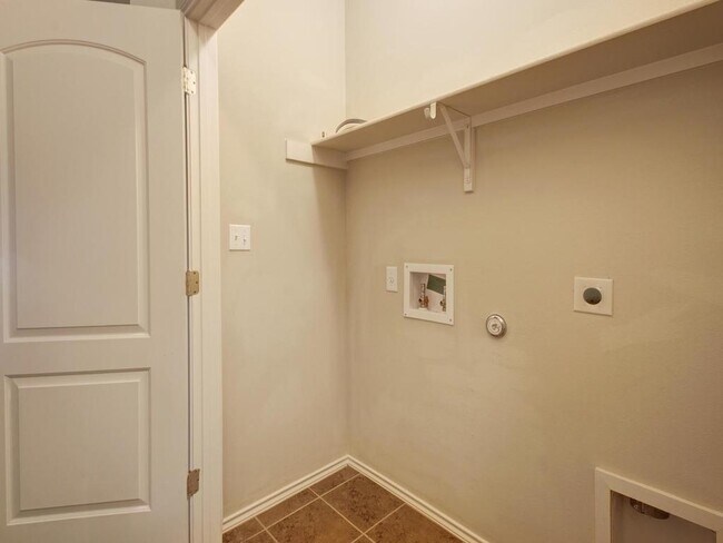 Building Photo - 1520 Muirfield Bend Dr