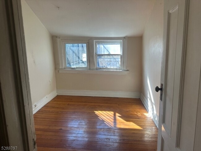 Building Photo - 324 Claremont Ave