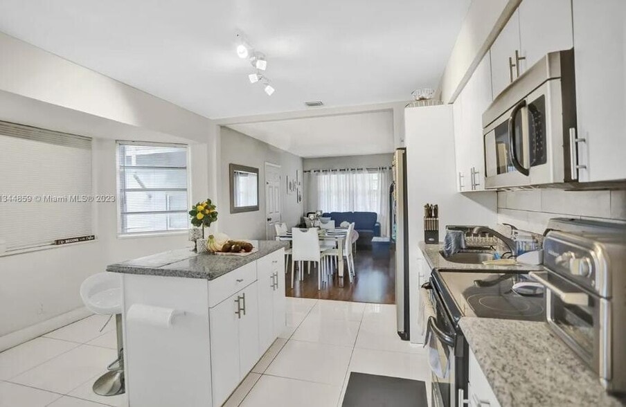 Building Photo - 2552 Wiley St