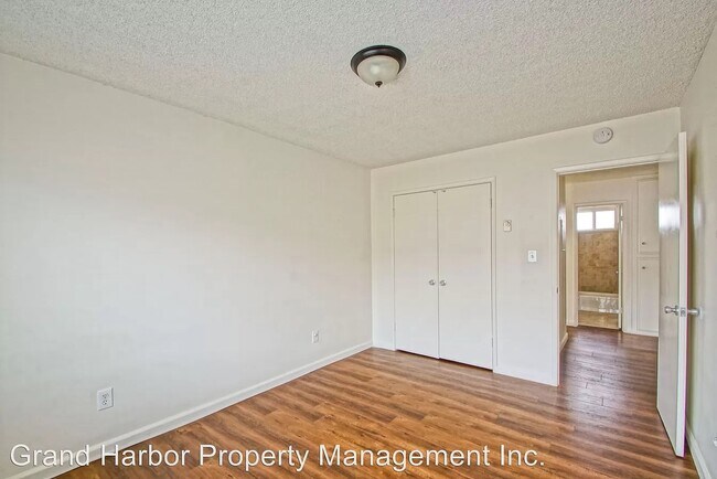 Bed 1 - 2016 Nelson Ave