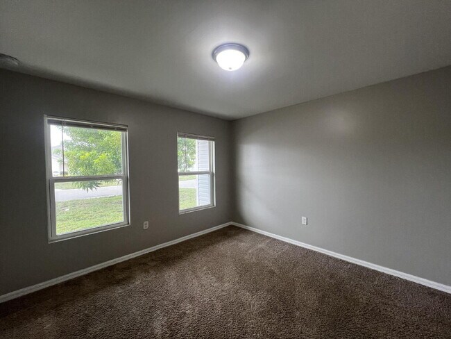 Building Photo - The Secret? Space. The Gift? $500 Off! APP...