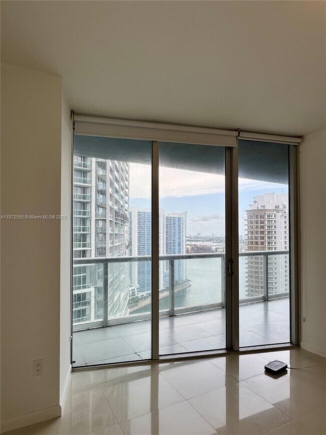 Primary Photo - 495 Brickell Ave