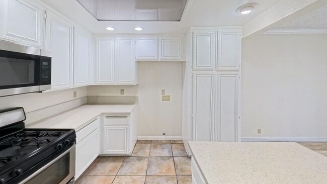 Building Photo - 1617 Toyon Pl