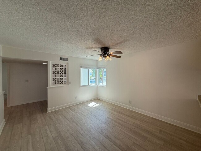 Building Photo - 3B/2BA Home in Rancho Peñasquitos Availabl...