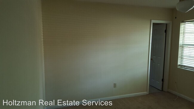 Building Photo - 3 br, 1.5 bath House - 235 Deerwood Drive