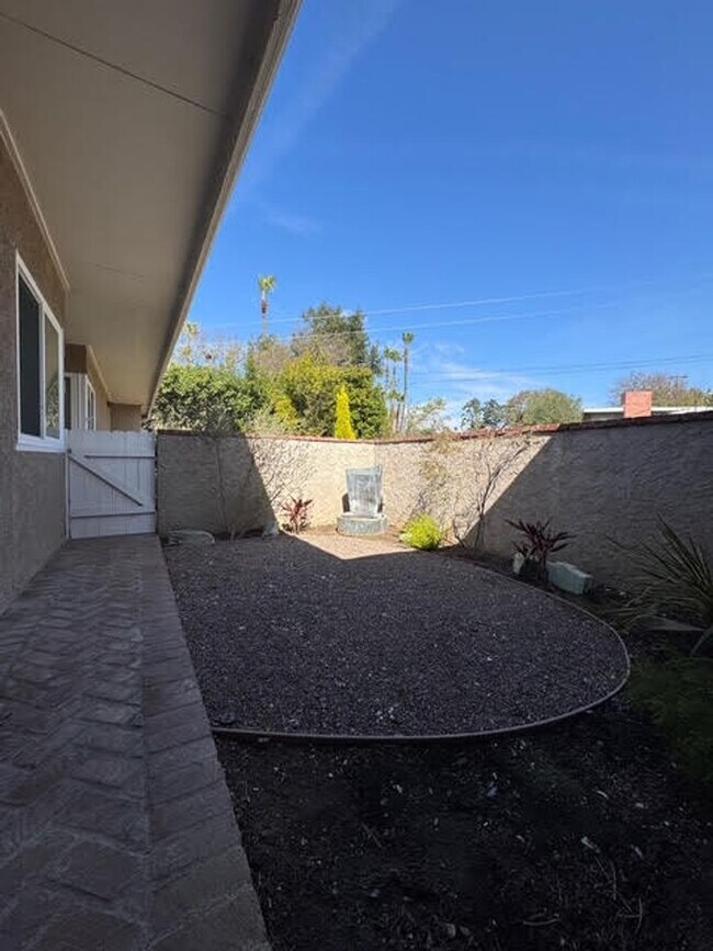 Building Photo - 714 Ocean View