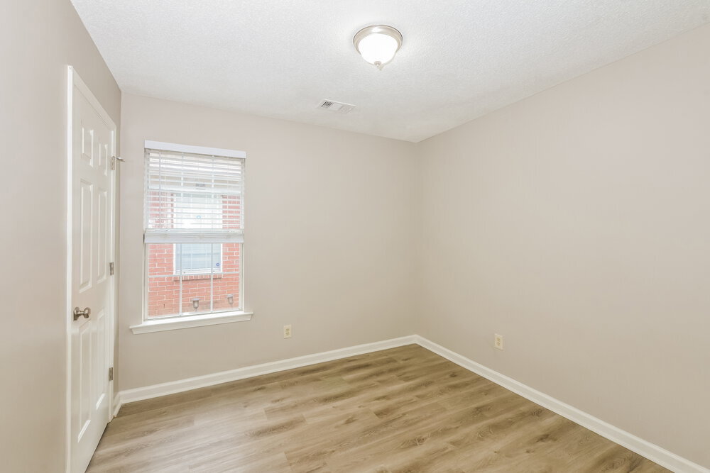 Building Photo - 7558 Fox Hunt Dr E