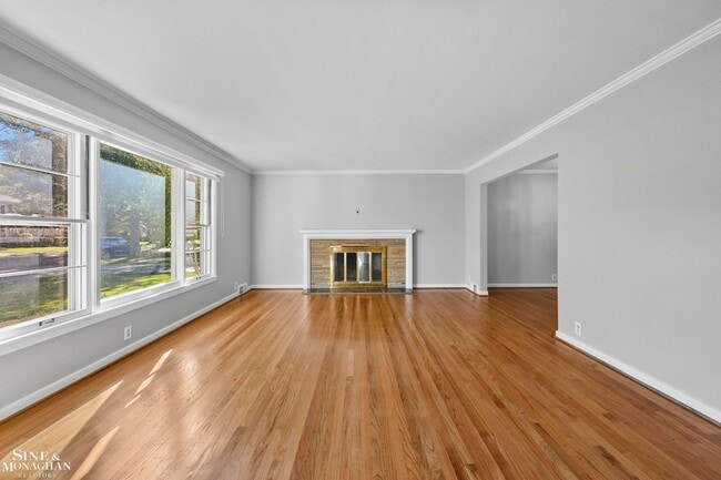 Building Photo - 759 Harcourt Rd