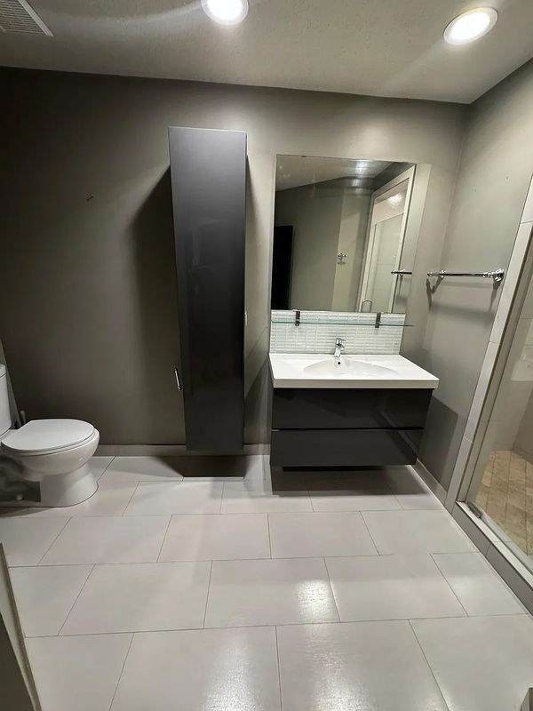 Building Photo - 1800 The Greens Way