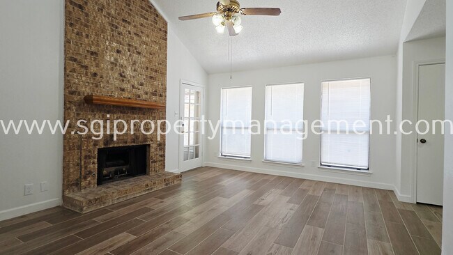 Building Photo - 2408 Centaurus Dr