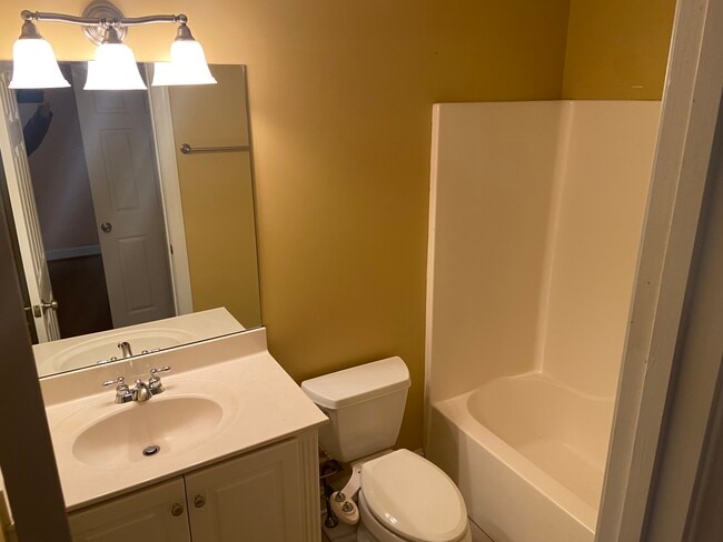 Building Photo - 100 Beacon Hill Pl