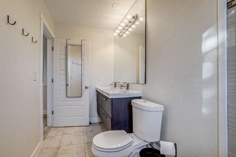 Building Photo - 10490 W Dakota Ave