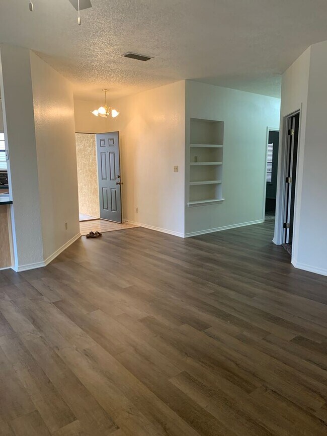 Building Photo - 2305 Newman Clovis NM