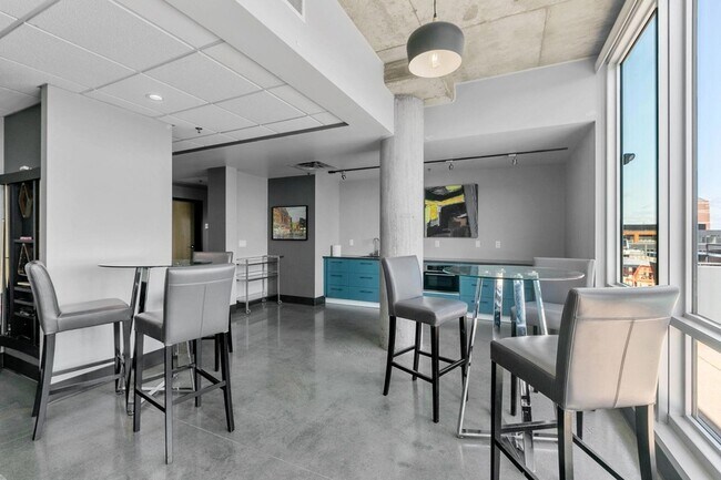 Building Photo - 730 N 4th St