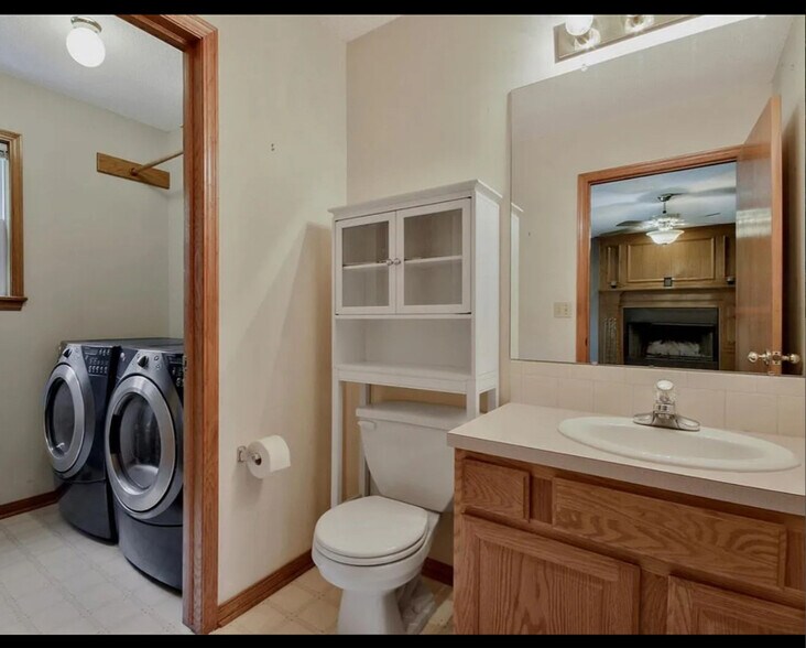 Building Photo - 4437 Westlake Ct