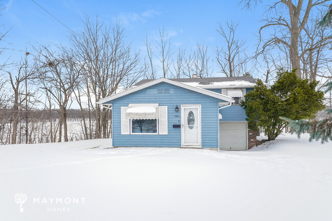 Primary Photo - Cute 3 Bedroom Home