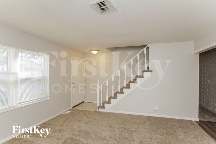 Building Photo - 711 Linden Ct