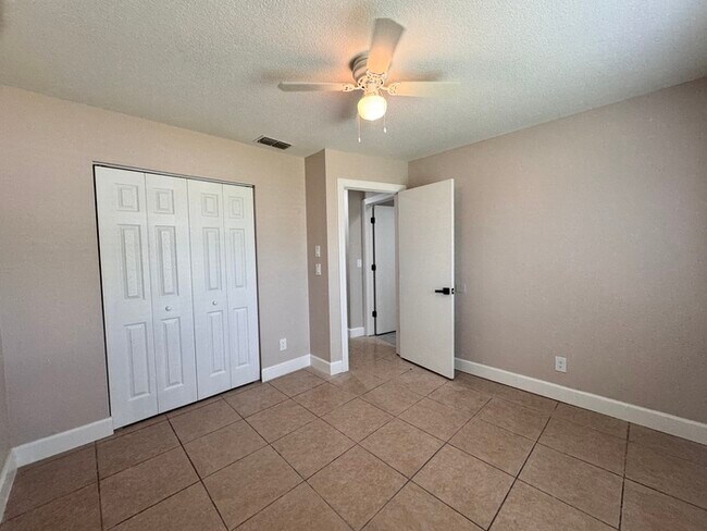 Building Photo - Fully Renovated Palm Harbor Home