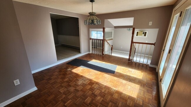 Building Photo - 3 bedroom 1 bathroom