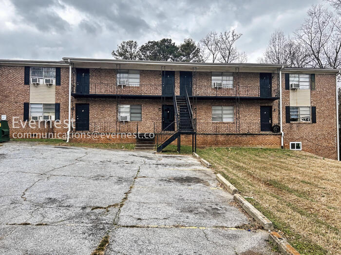 Building Photo - 4527 Glade Rd