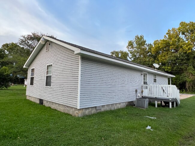 Building Photo - 607 Howard Ave